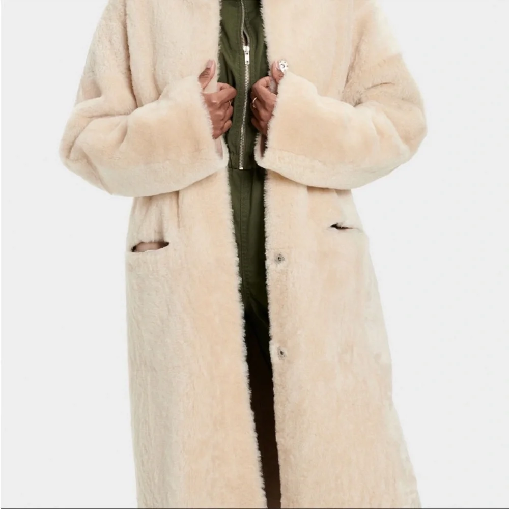 UGG Remy Reversible Shearling Coat 100% Genuine Lamb Shearling - Picture 5 of 15